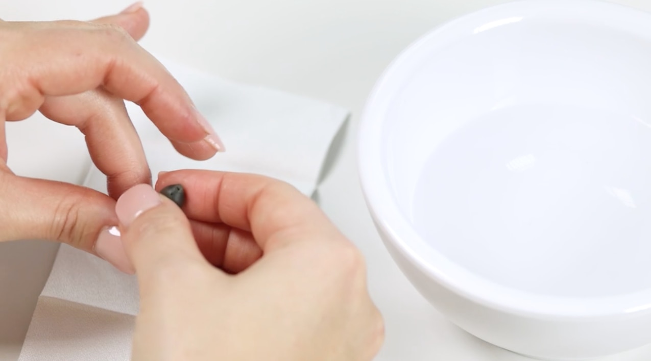 How to clean a dome on Phonak RIC hearing aids