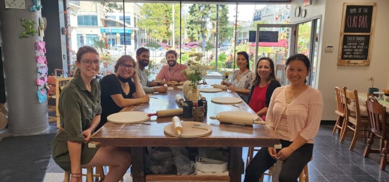  Phonak Audiology Research Centre Toronto – Ein Team sitzt am Tisch