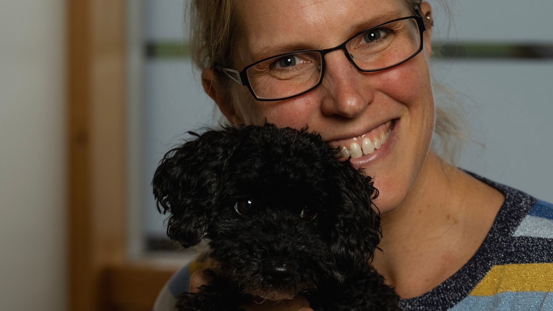 Louise har autisme og lever livet fuldt ud med en ‘sanse-si’
