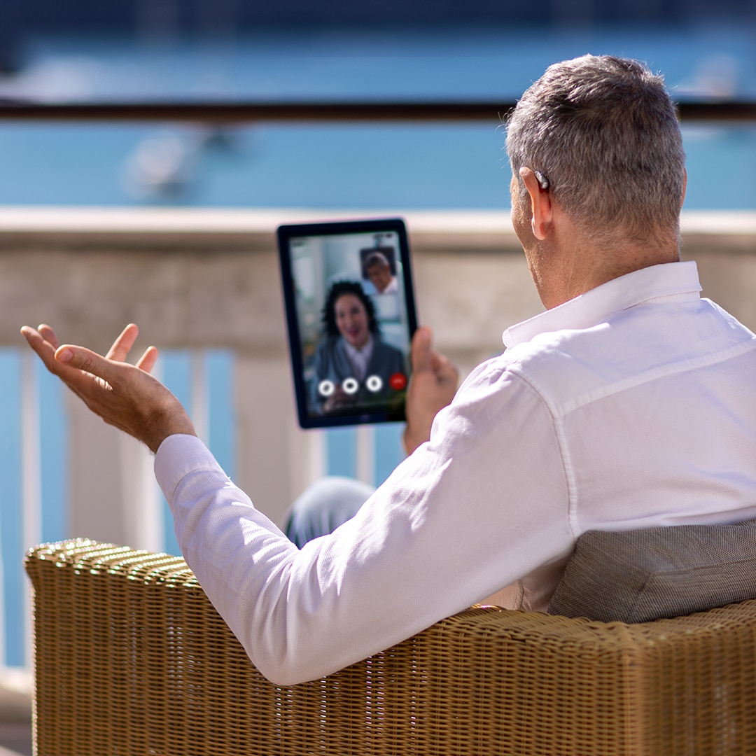 PH_Pic_AudeoI-HotelBalcony-RemoteSupport_1080X1080