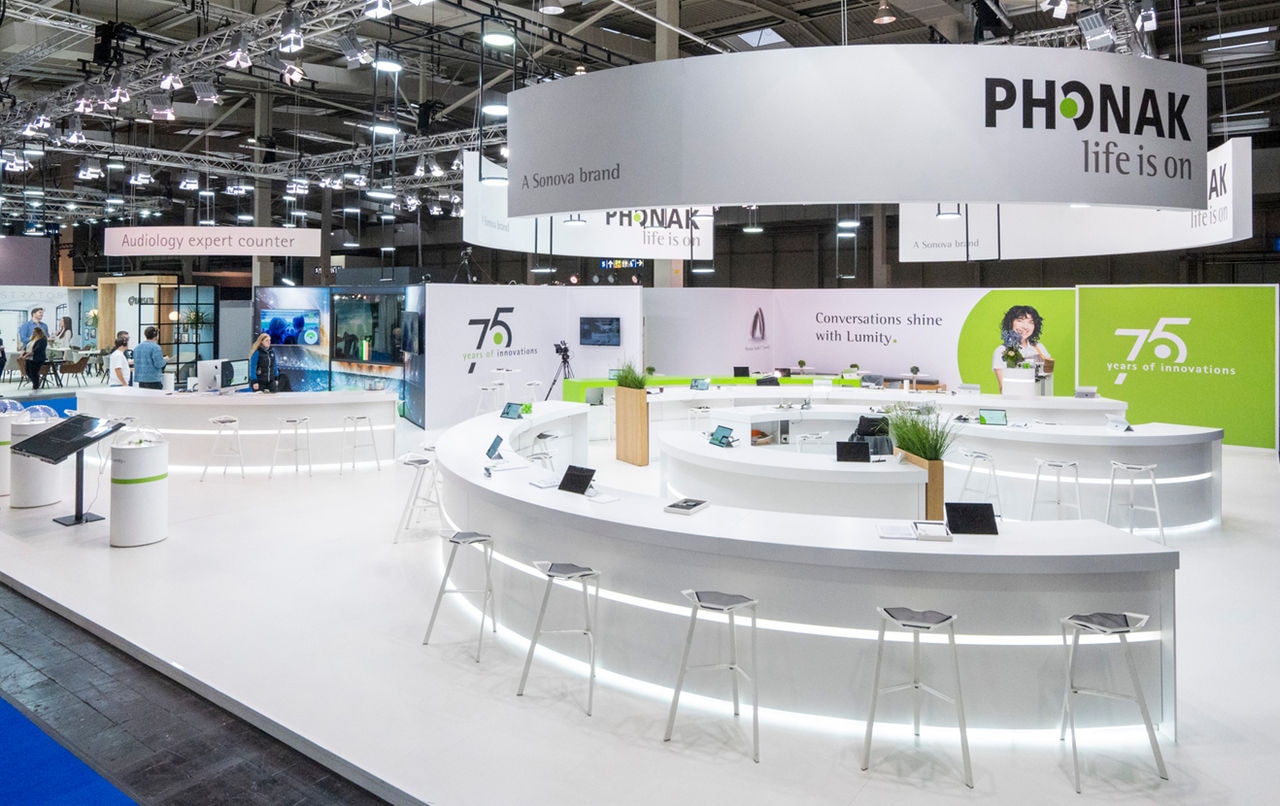 Mensen in een conferentiezaal