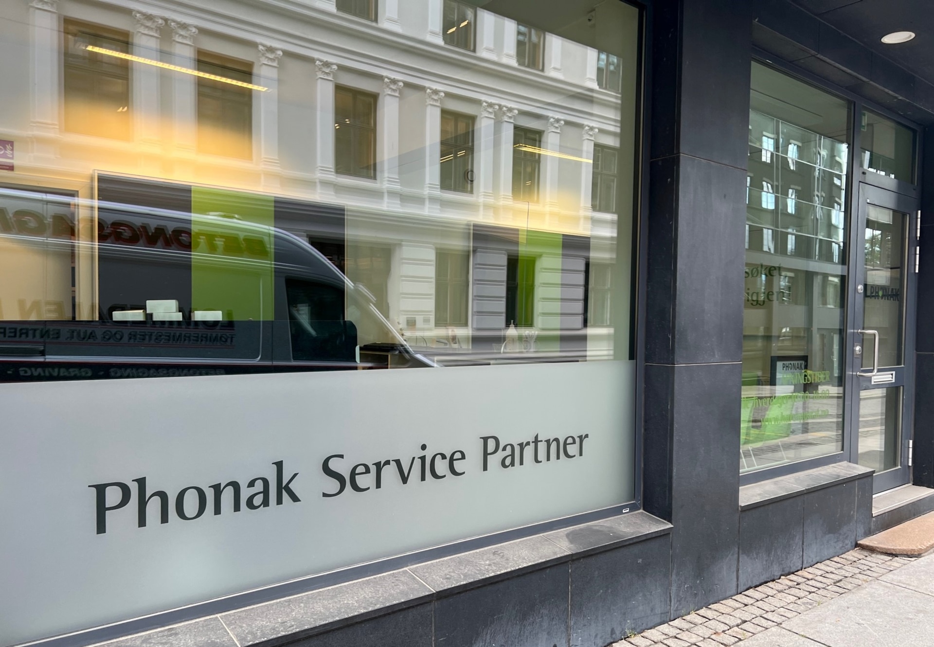 Phonak servicesenter, Eterno