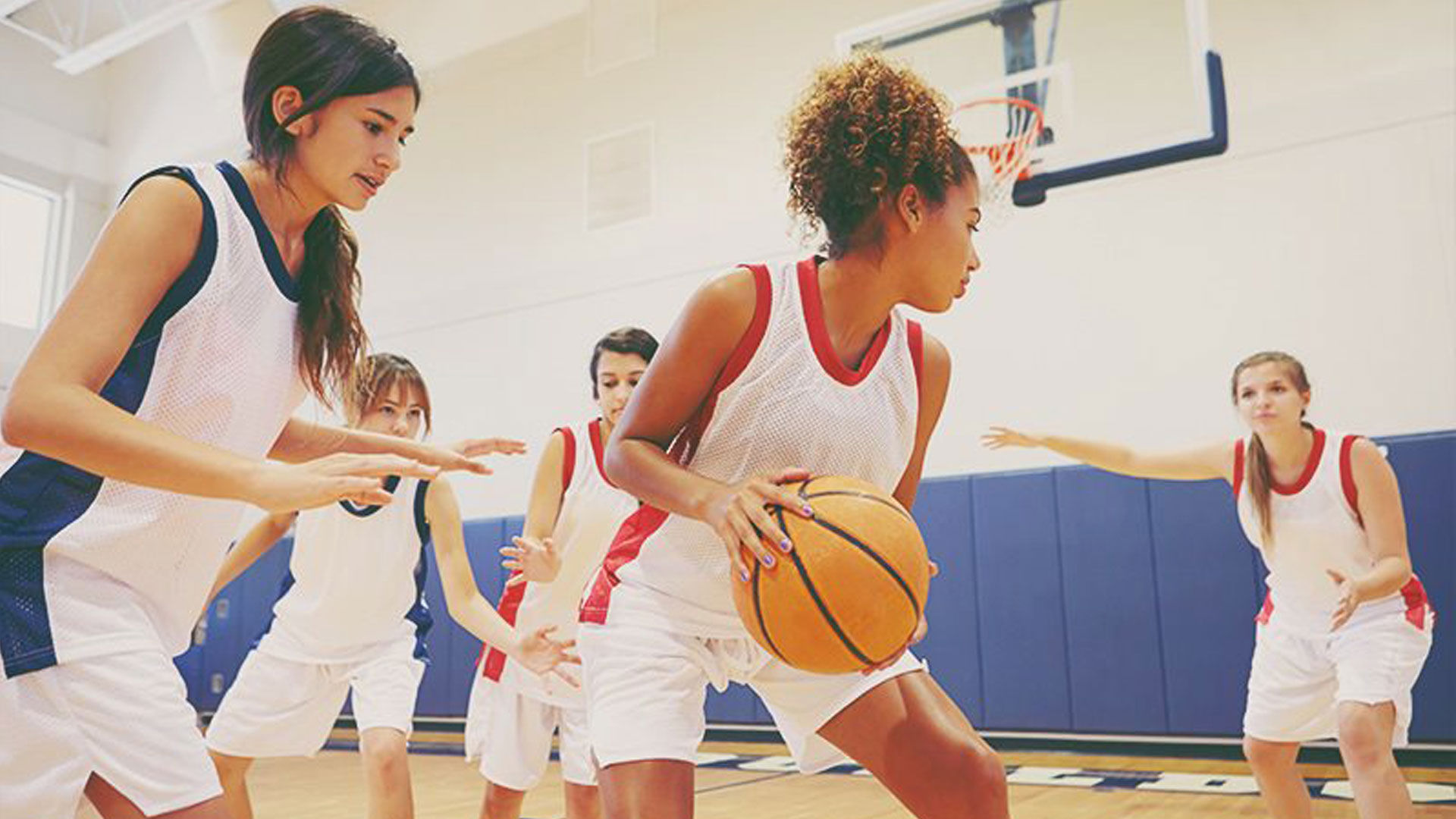 Emma använder SoundField för bättre ljudmiljö i idrottshallen