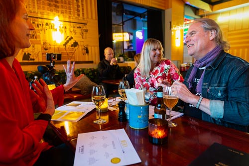 Som en explosion i örat